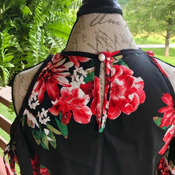 NWOT {2Hearts} Black floral cold should dress - Picture 4 of 6